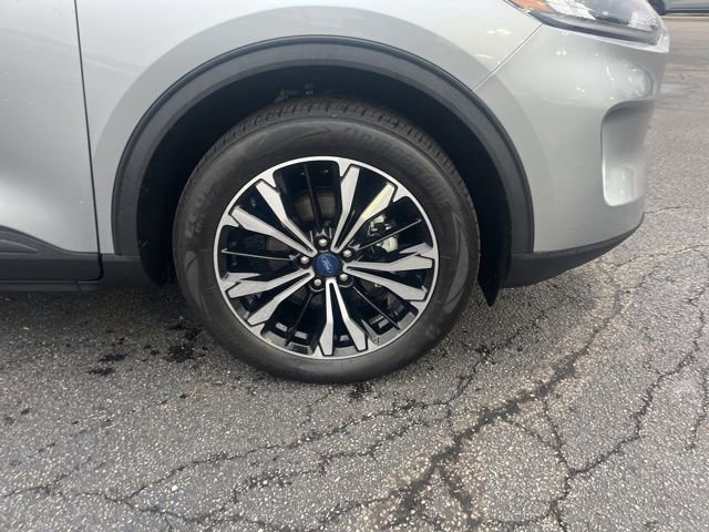 Certified 2022 Ford Escape SEL w/ SEL Stealth AWD Package image 9