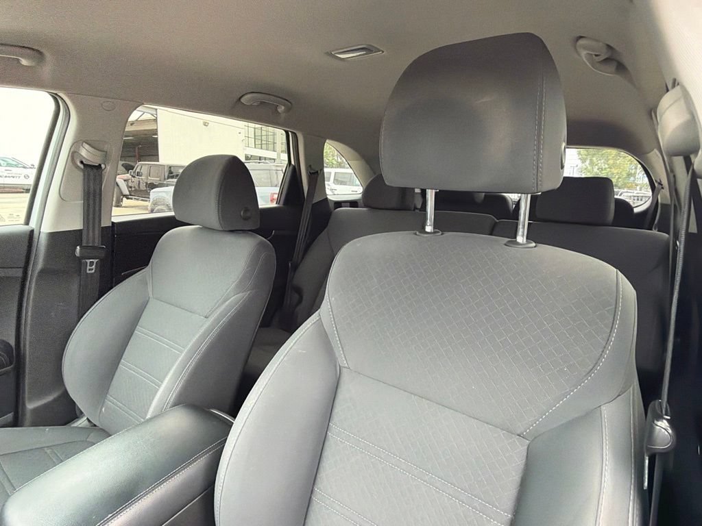 Used 2020 Kia Sorento LX FWD image 22