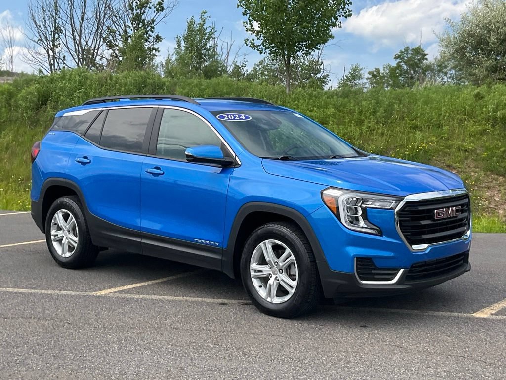 Used 2024 GMC Terrain SLE w/ Driver Convenience Package AWD/4WD image 1