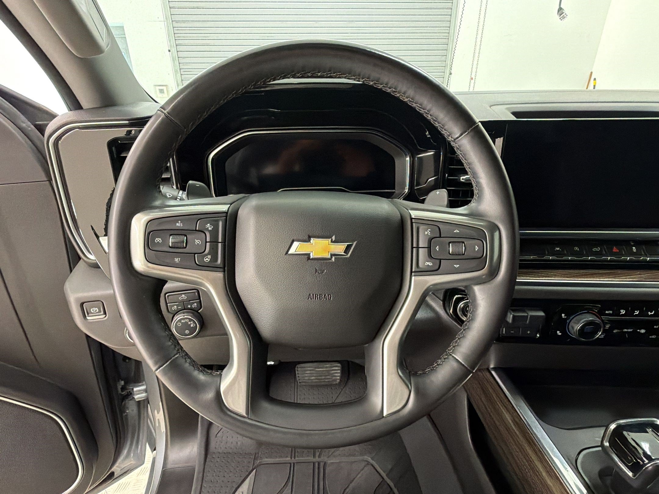 Used 2024 Chevrolet Silverado 1500 LT w/ Protection Package RWD image 11