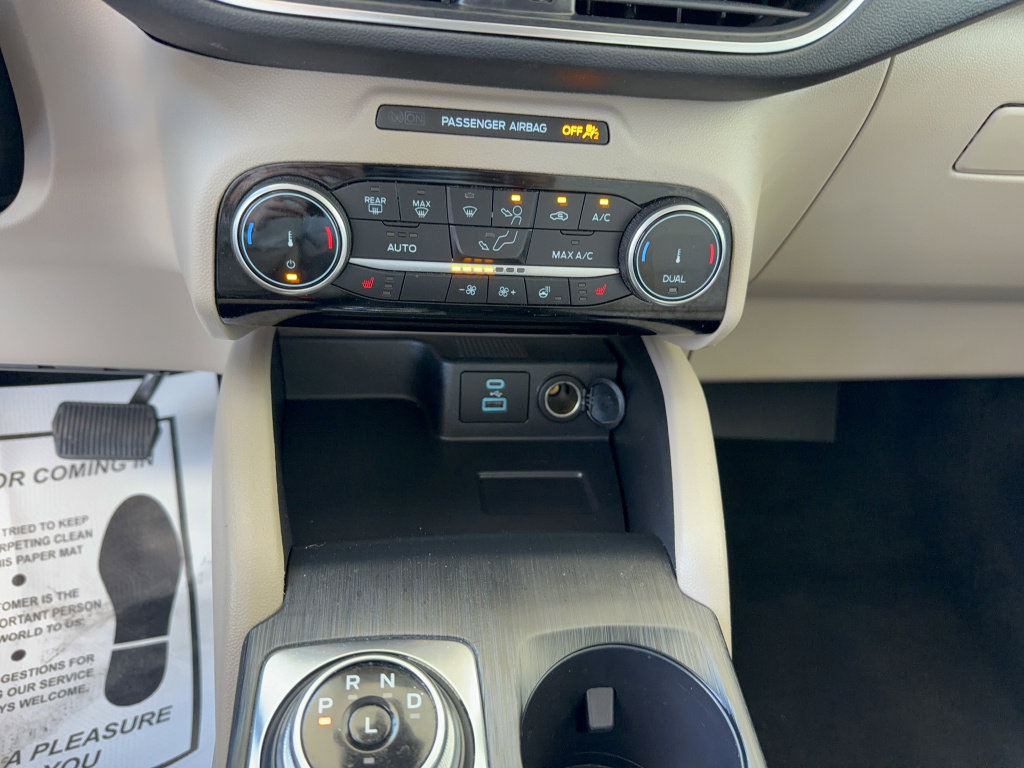 Certified 2022 Ford Escape Titanium AWD/4WD image 22