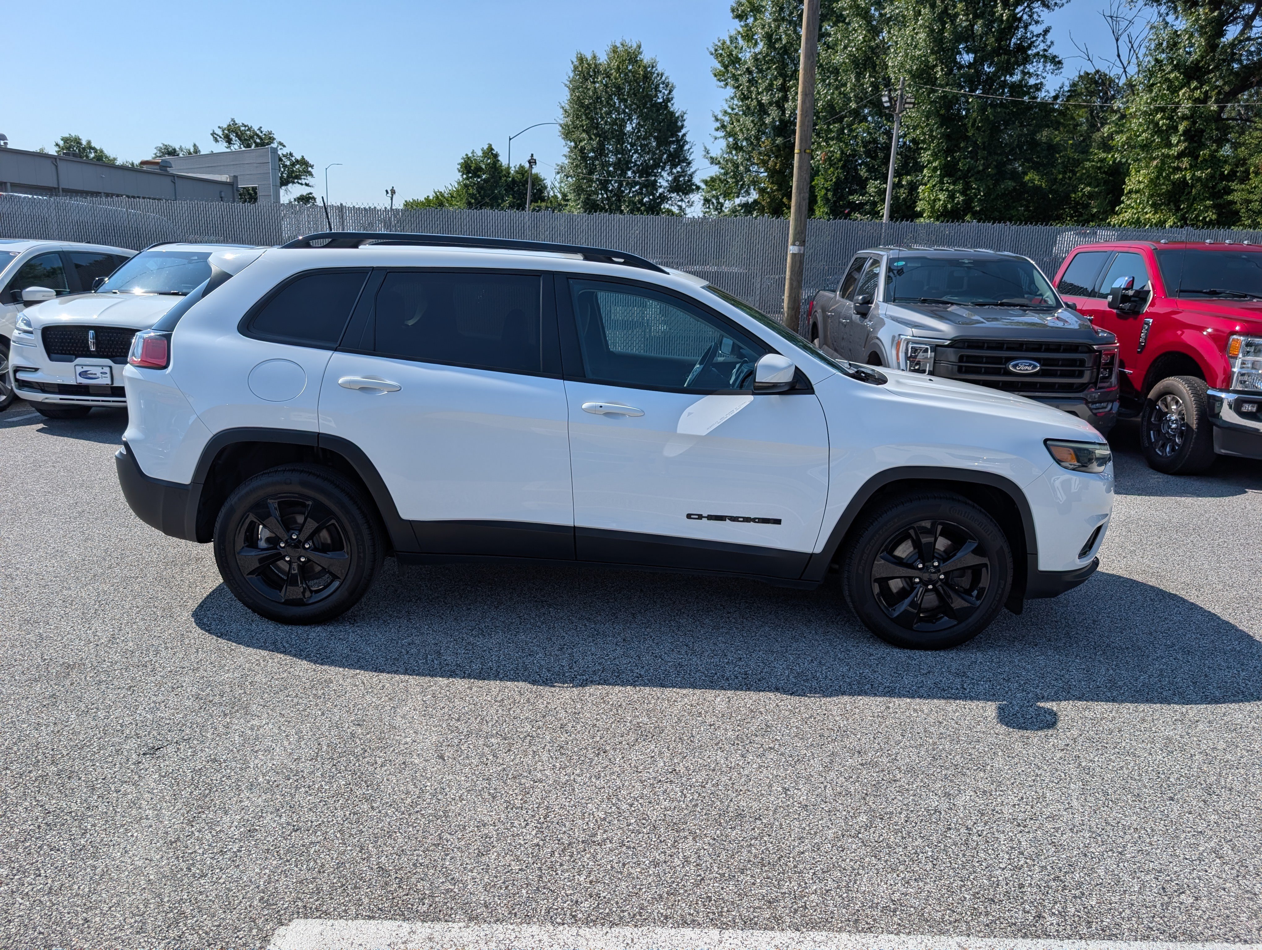 Used 2020 Jeep Cherokee Latitude Plus FWD image 8