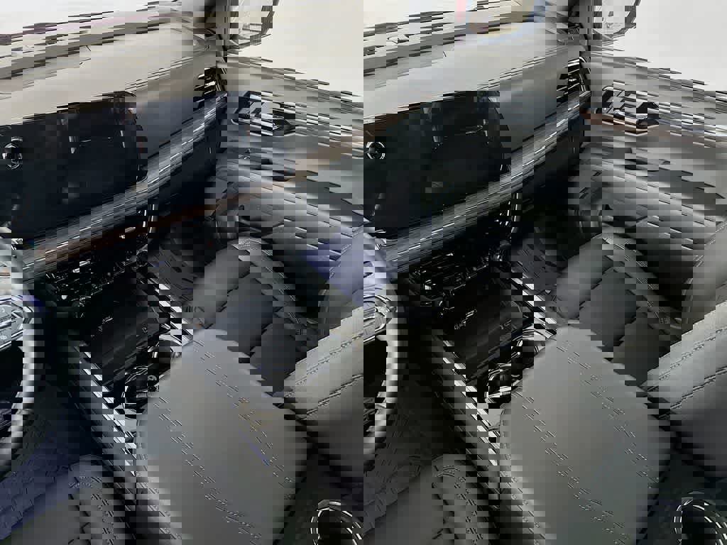 Used 2025 Chevrolet Tahoe LT w/ Comfort Package image 14