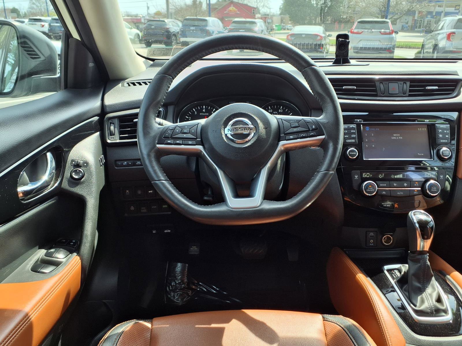 Used 2017 Nissan Rogue SL w/ SL Premium Package AWD/4WD image 15