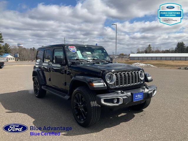 Used 2025 Jeep Wrangler Unlimited Sahara AWD/4WD image 5