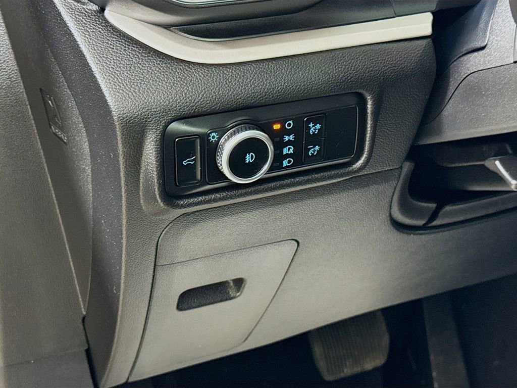 Certified 2024 Ford Explorer XLT w/ Equipment Group 202A image 15