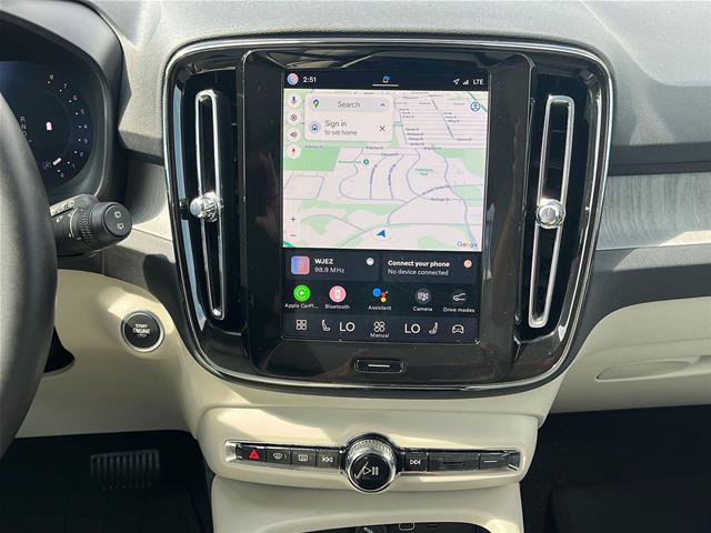Used 2025 Volvo XC40 B5 Plus AWD/4WD image 22