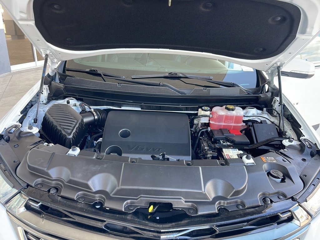 Used 2022 Chevrolet Traverse RS image 38