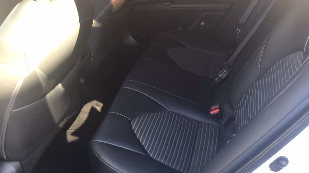 Used 2018 Toyota Camry SE image 13
