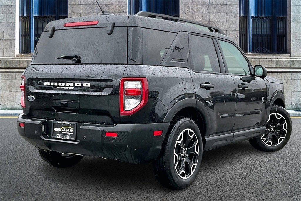 Certified 2025 Ford Bronco Sport Outer Banks w/ Outer Banks Tech Package+ image 11