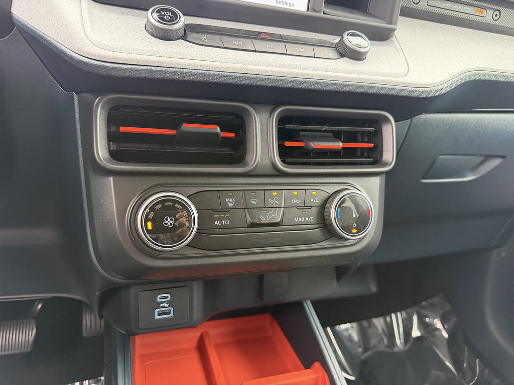Certified 2023 Ford Maverick XLT FWD image 16