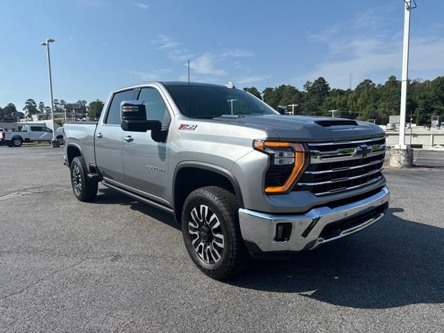 Used 2025 Chevrolet Silverado 2500 LTZ w/ LTZ Plus Package AWD/4WD video 1