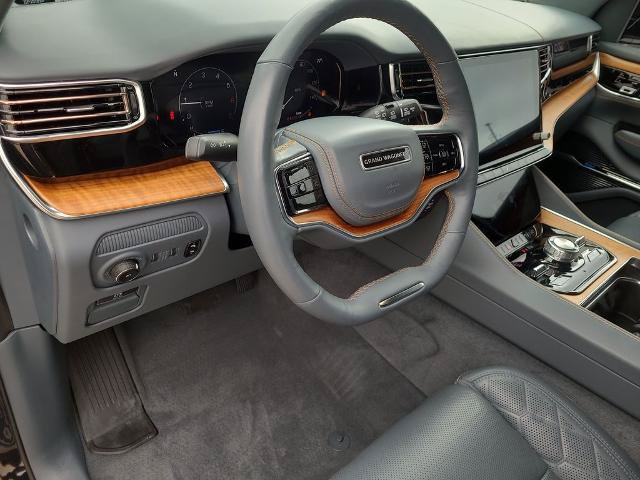 Used 2024 Jeep Grand Wagoneer Series III AWD/4WD image 25
