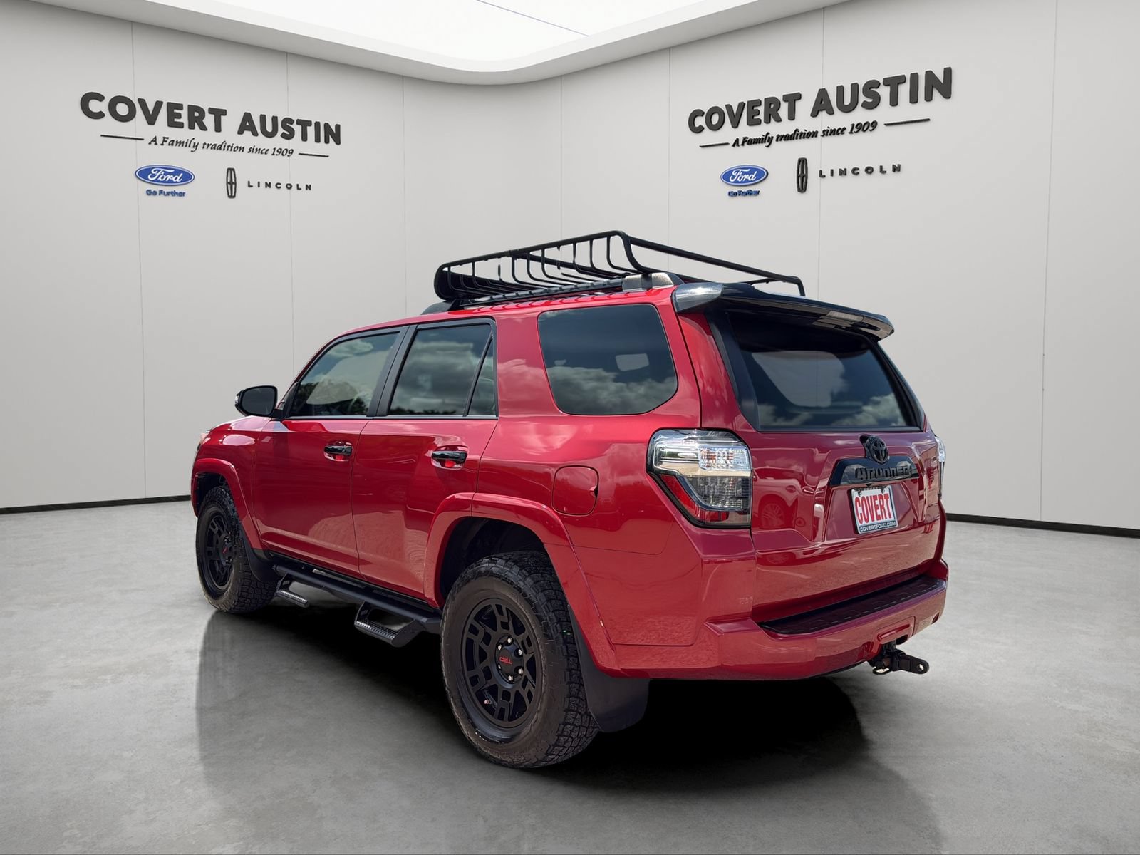 Used 2021 Toyota 4Runner Venture w/ Moonroof Package AWD/4WD image 3