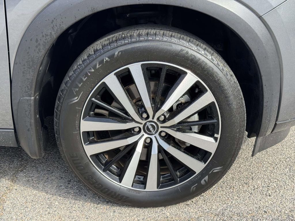 Used 2023 Nissan Pathfinder Platinum image 28