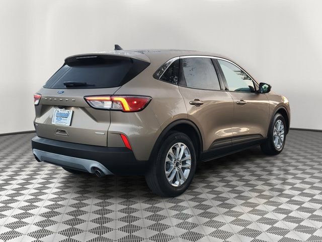 Certified 2020 Ford Escape SE image 4