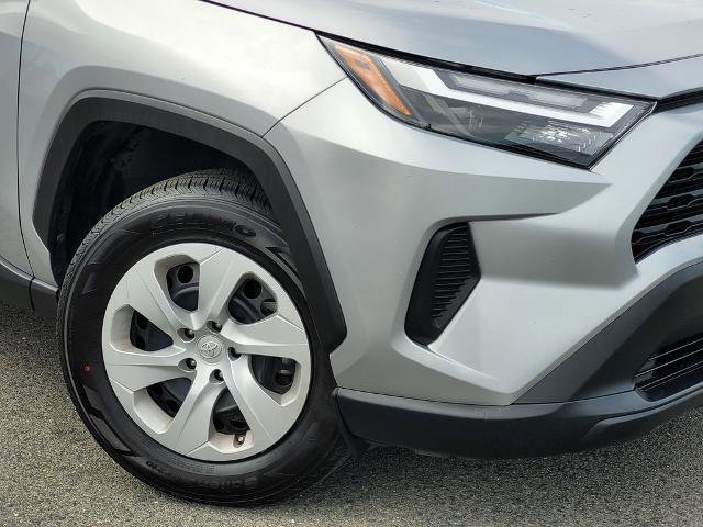 Used 2024 Toyota RAV4 LE AWD/4WD image 9