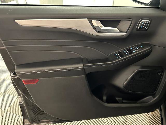 Certified 2025 Ford Escape SE w/ PHEV Premium Package image 16