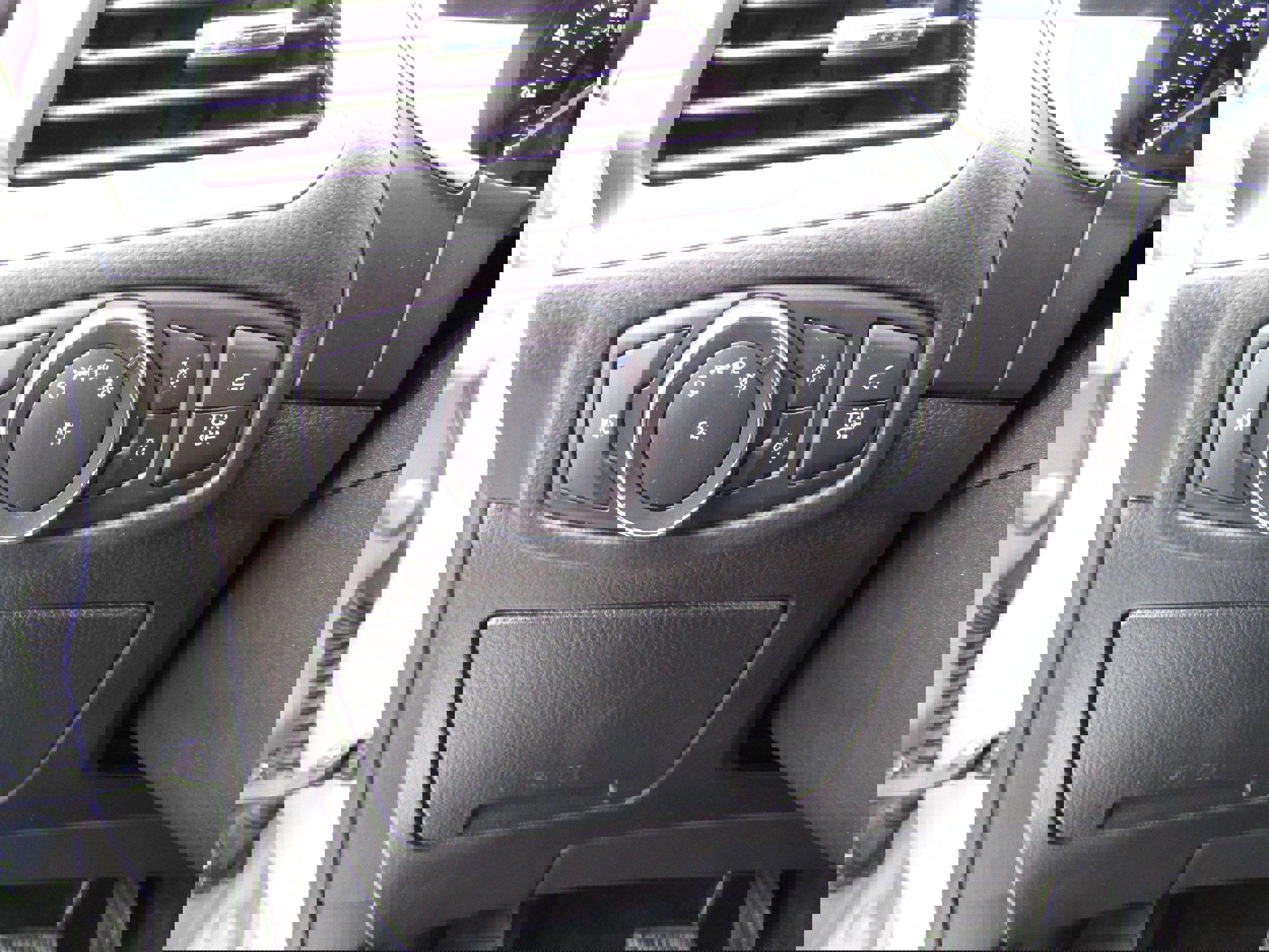 Certified 2019 Ford Edge Titanium w/ Equipment Group 301A image 32