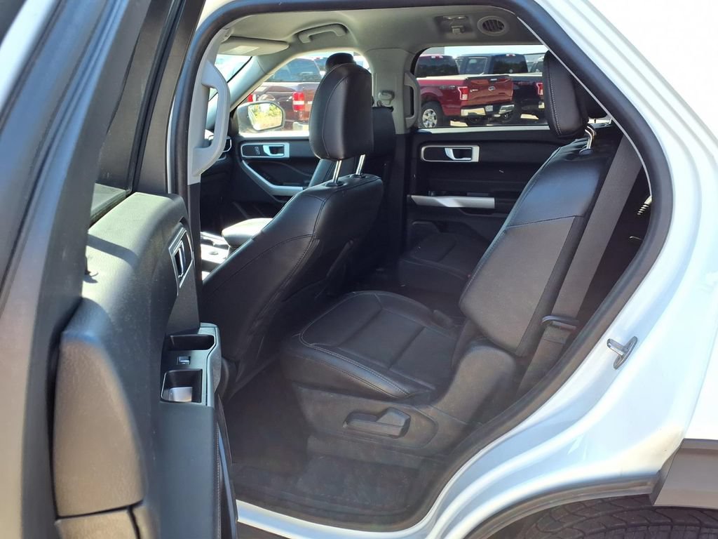 Certified 2022 Ford Explorer XLT w/ Equipment Group 202A AWD/4WD image 31