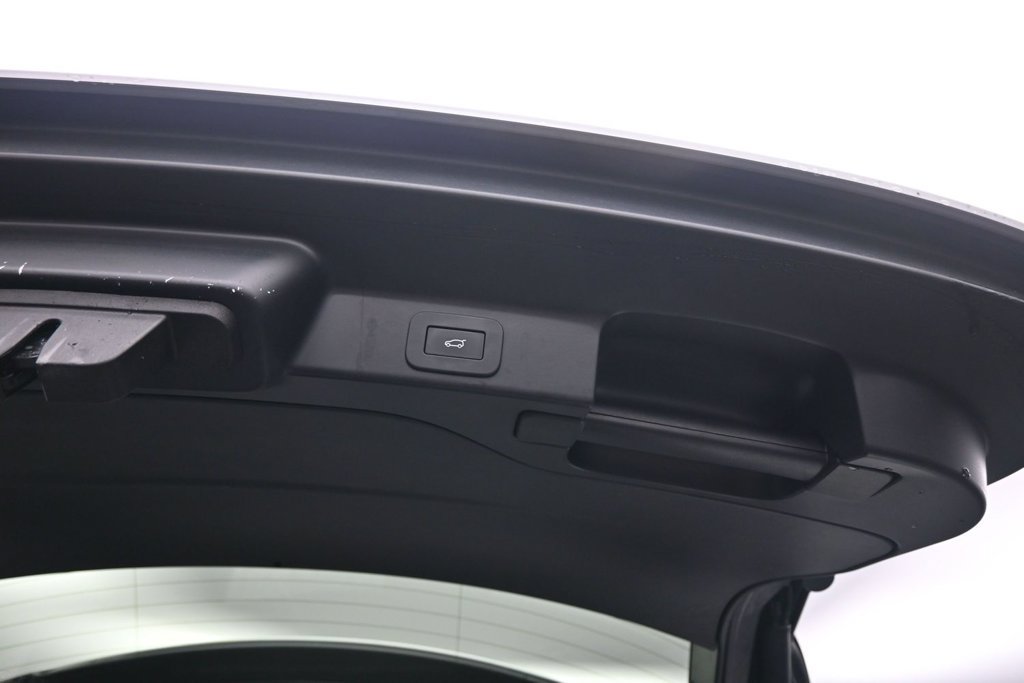 Used 2023 Jaguar F-PACE R-Dynamic S AWD/4WD image 20