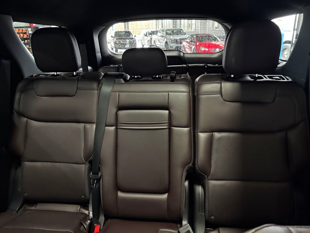 Certified 2025 Ford Explorer Platinum AWD/4WD image 24