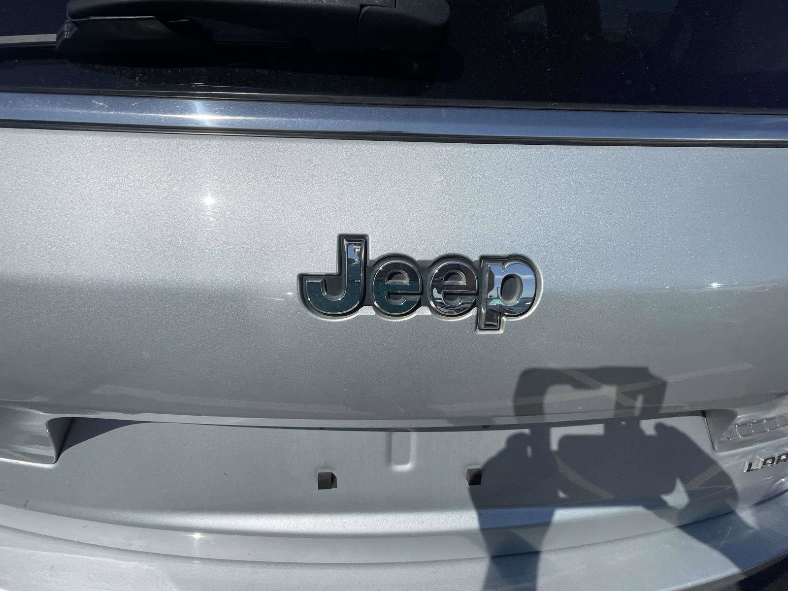 Used 2021 Jeep Grand Cherokee L Laredo w/ Luxury Tech Group I RWD image 12