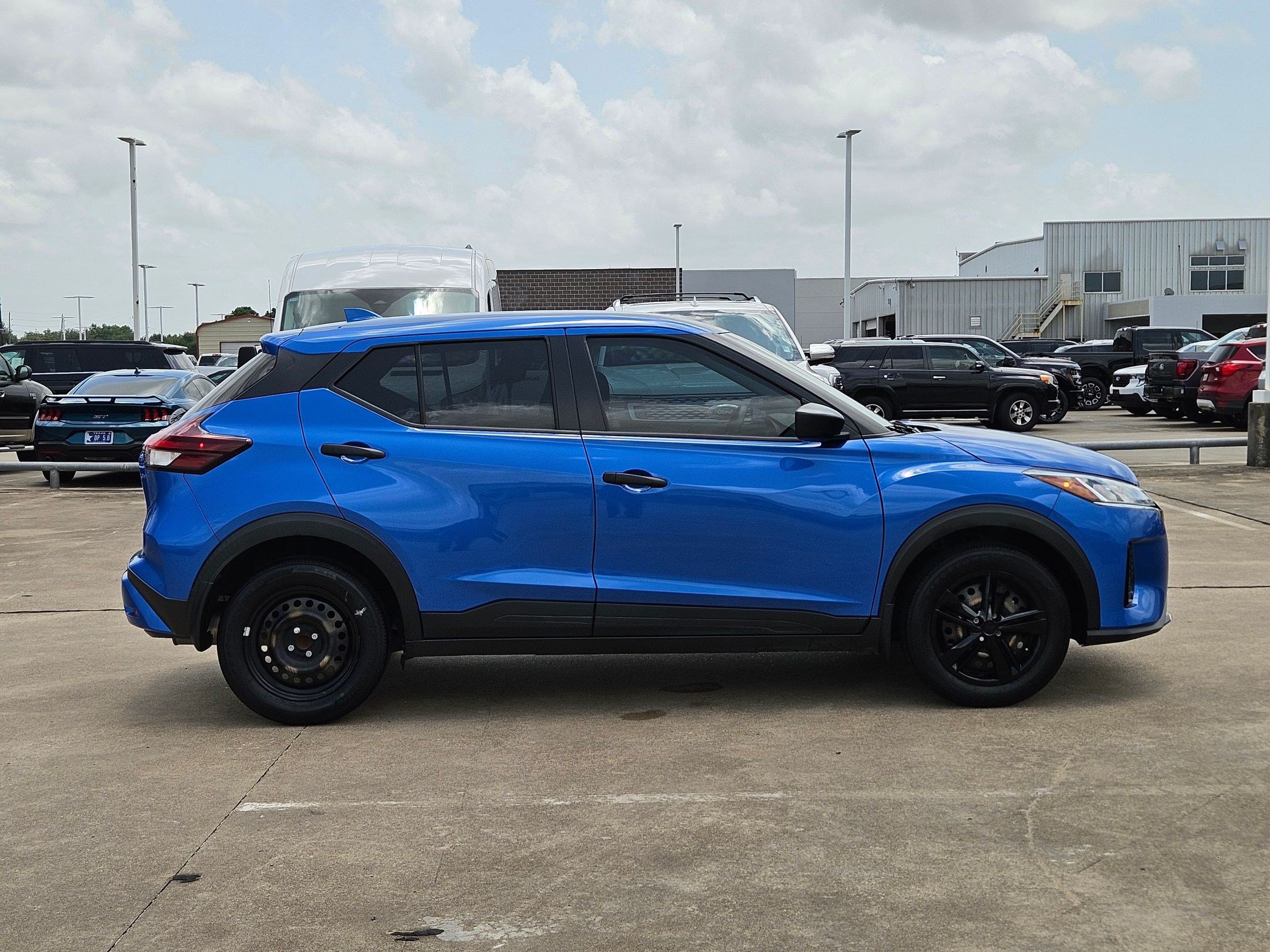 Used 2024 Nissan Kicks S FWD image 2