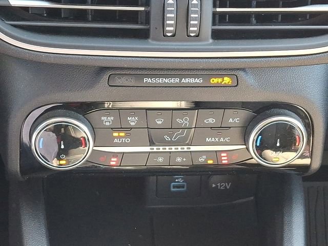 Certified 2022 Ford Escape SE w/ SE Sport Appearance Package image 16