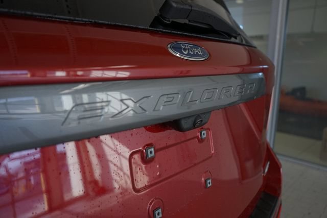 Certified 2023 Ford Explorer XLT w/ Equipment Group 202A AWD/4WD image 13