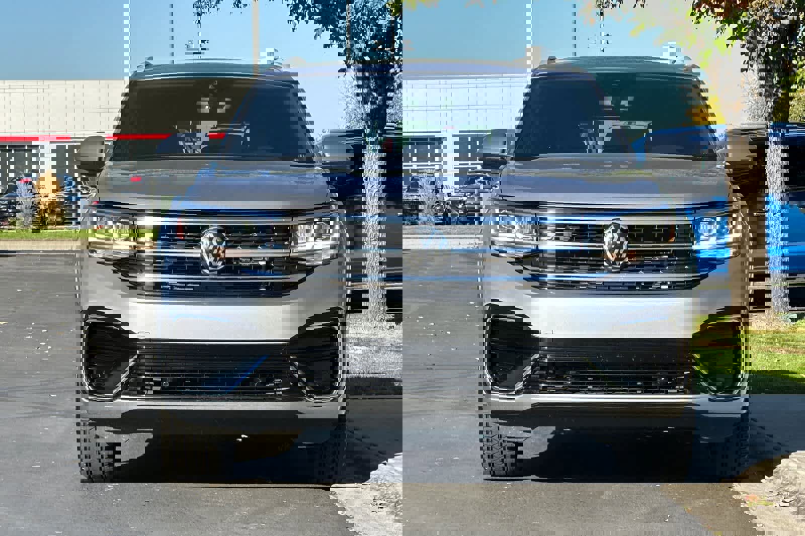 Used 2022 Volkswagen Atlas Cross Sport SEL R-Line image 8