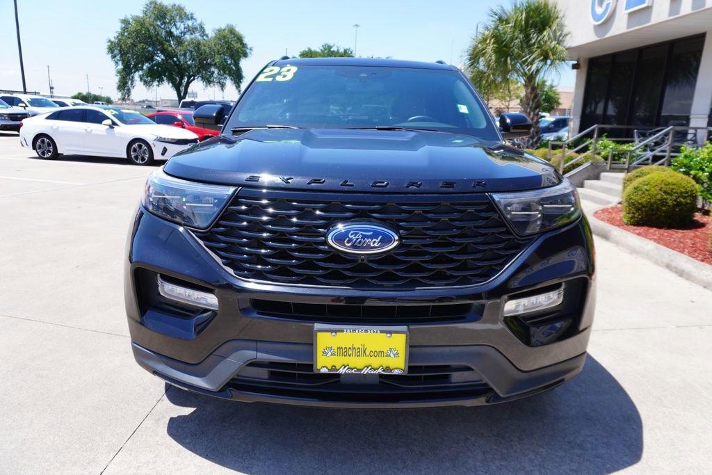 Certified 2023 Ford Explorer ST-Line w/ Class IV Trailer Tow Package RWD image 2