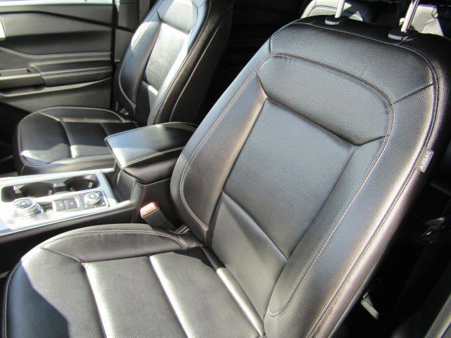 Certified 2020 Ford Explorer XLT w/ Equipment Group 202A image 15