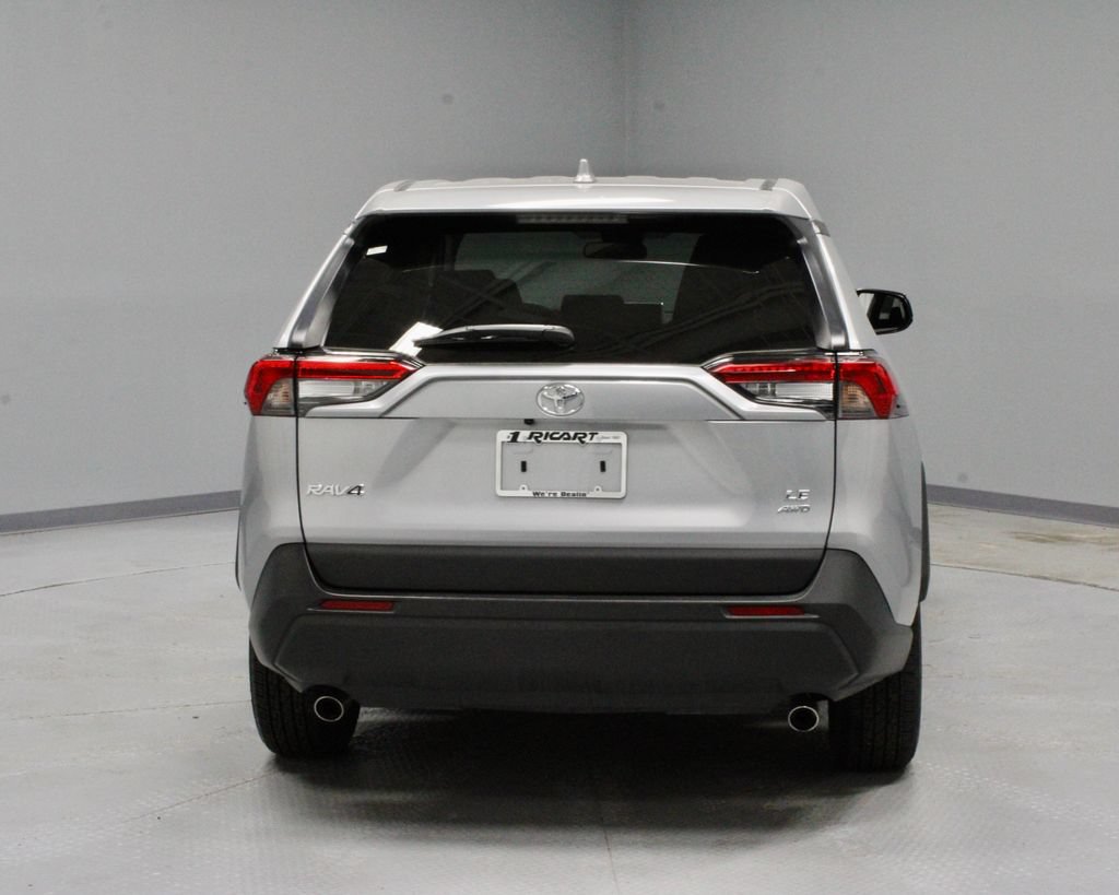 Used 2025 Toyota RAV4 LE AWD/4WD image 10