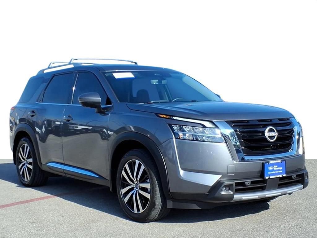 Used 2023 Nissan Pathfinder Platinum image 5