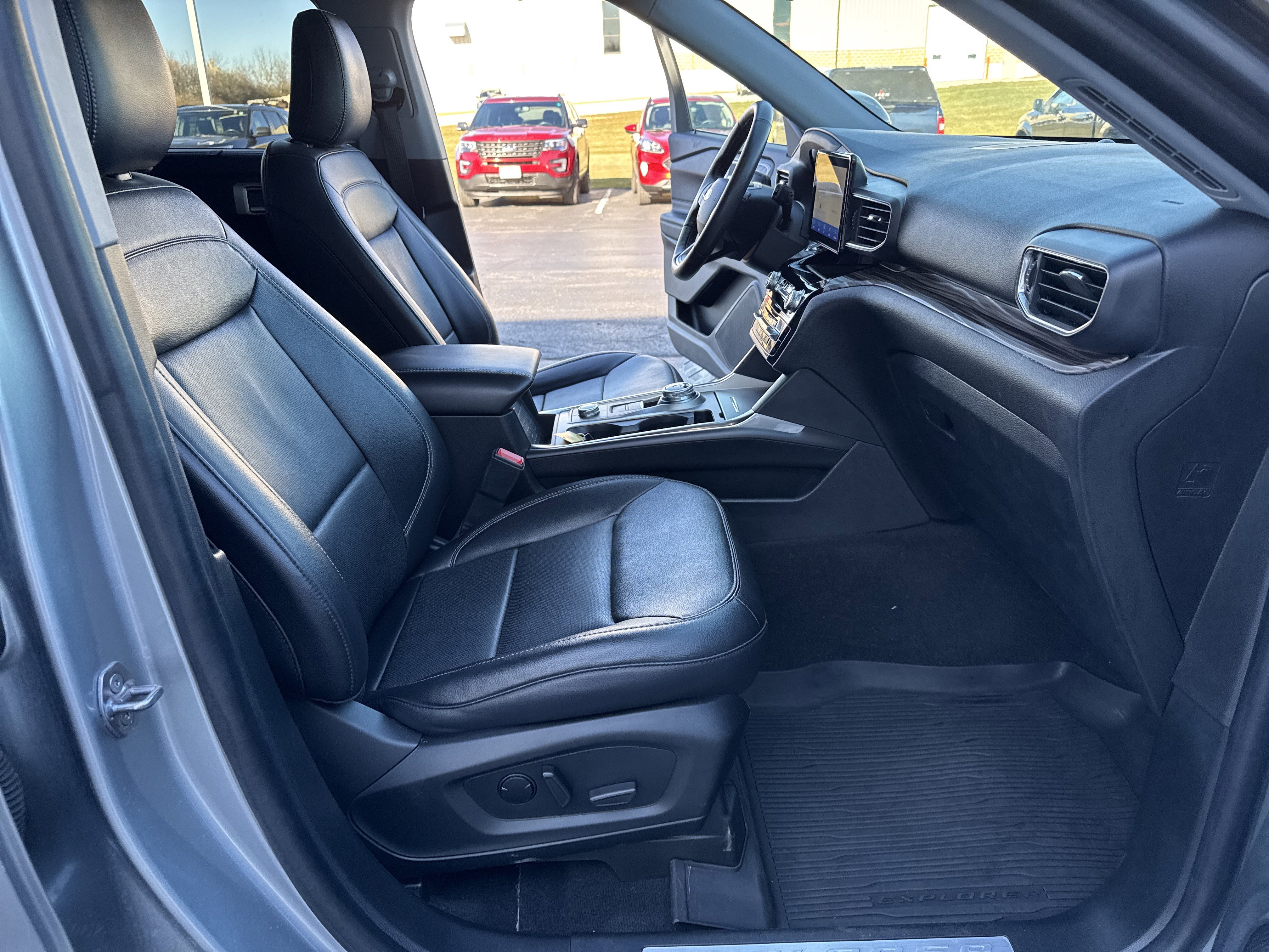 Certified 2022 Ford Explorer Limited image 31