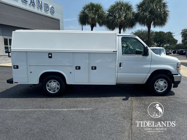 Certified 2024 Ford E-350 and Econoline 350 Super Duty w/ Power Windows & Locks Group RWD image 10