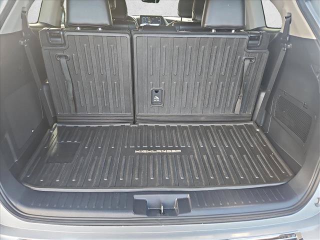 Used 2021 Toyota Highlander Limited AWD/4WD image 6