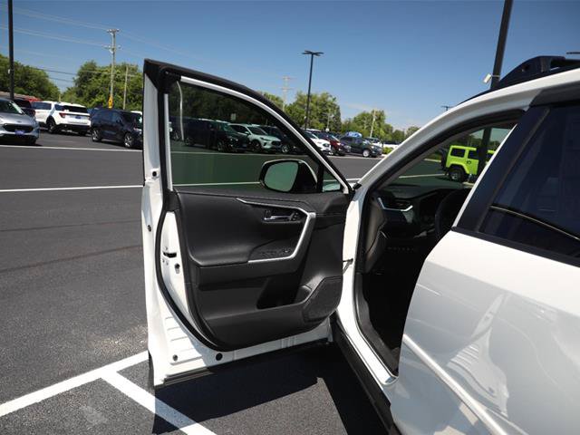 Used 2021 Toyota RAV4 Limited AWD/4WD image 18