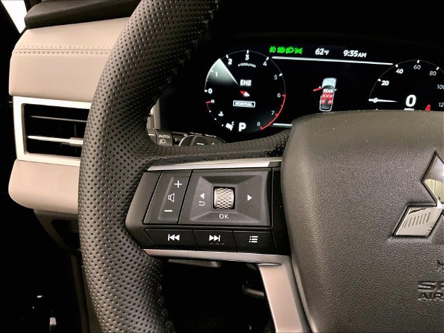 Used 2026 Mitsubishi Outlander SE FWD image 17