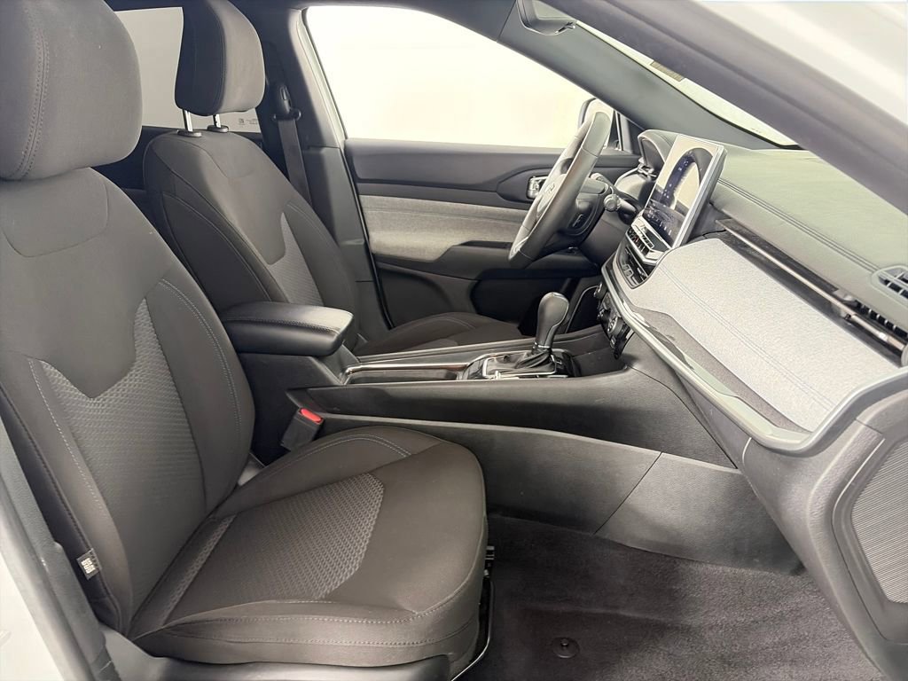 Used 2023 Jeep Compass Sport image 30