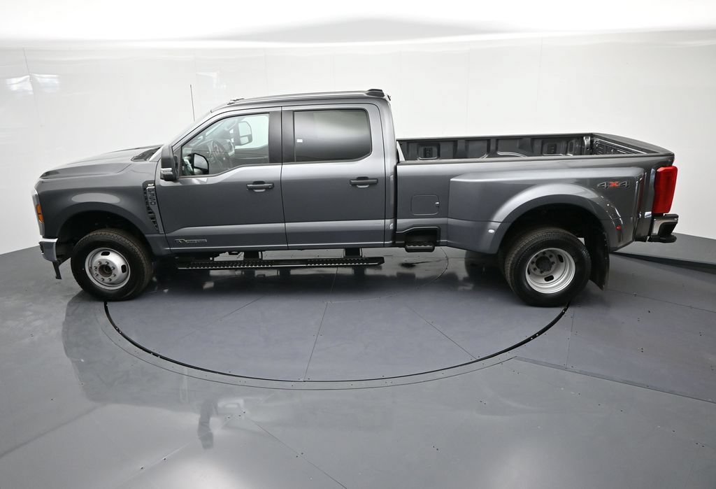 Certified 2025 Ford F350 XLT AWD/4WD image 18