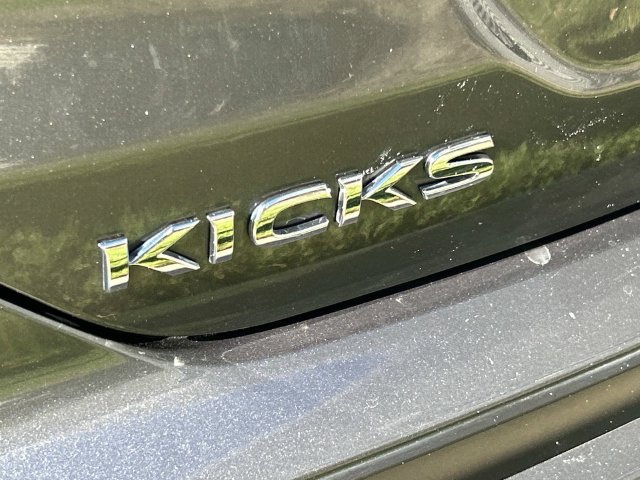Used 2022 Nissan Kicks SR FWD image 12