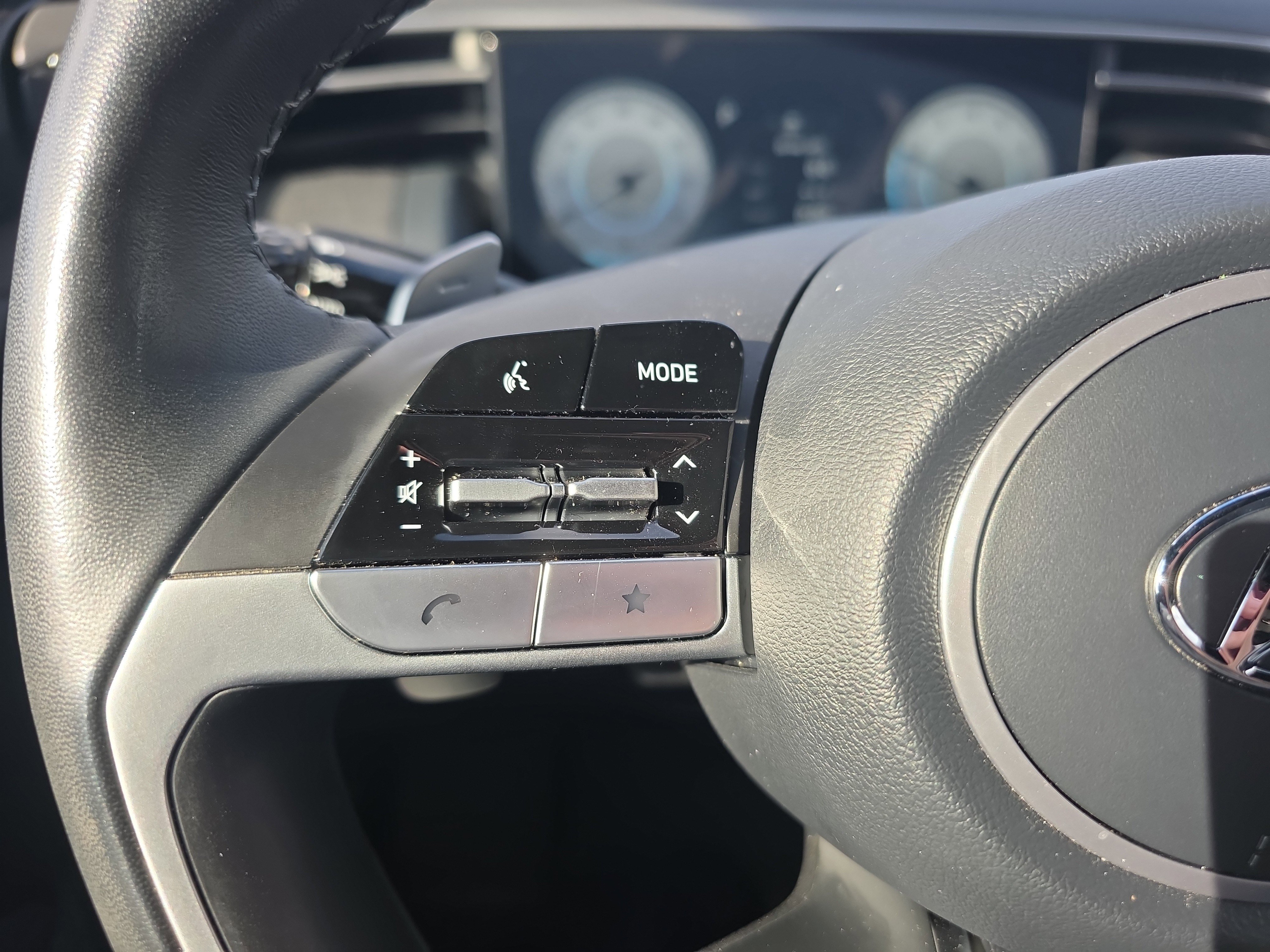 Used 2024 Hyundai Santa Cruz Limited image 29