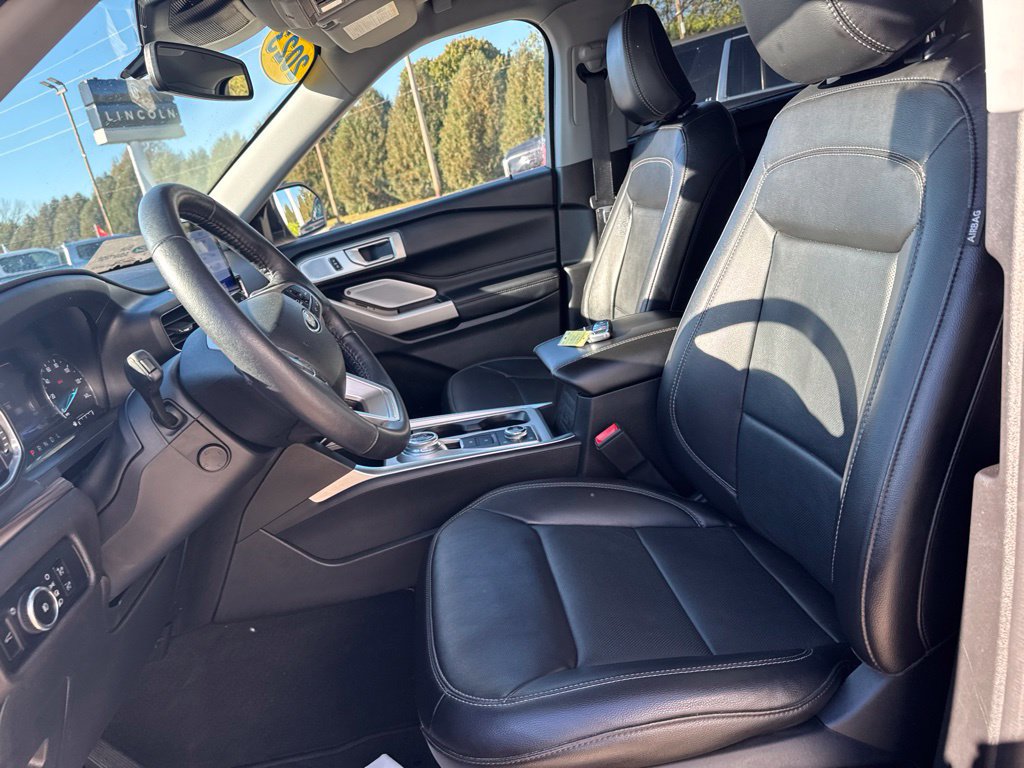Certified 2023 Ford Explorer Limited w/ Limited Technology Package AWD/4WD image 10