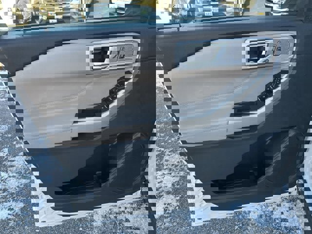 Certified 2023 Ford Explorer XLT w/ Equipment Group 202A image 13