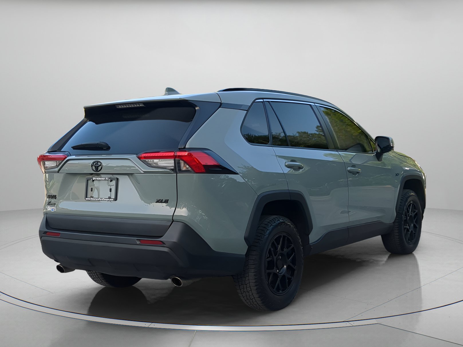 Used 2022 Toyota RAV4 XLE w/ Convenience Package FWD image 40