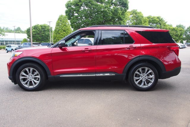 Certified 2023 Ford Explorer XLT w/ Equipment Group 202A RWD image 4