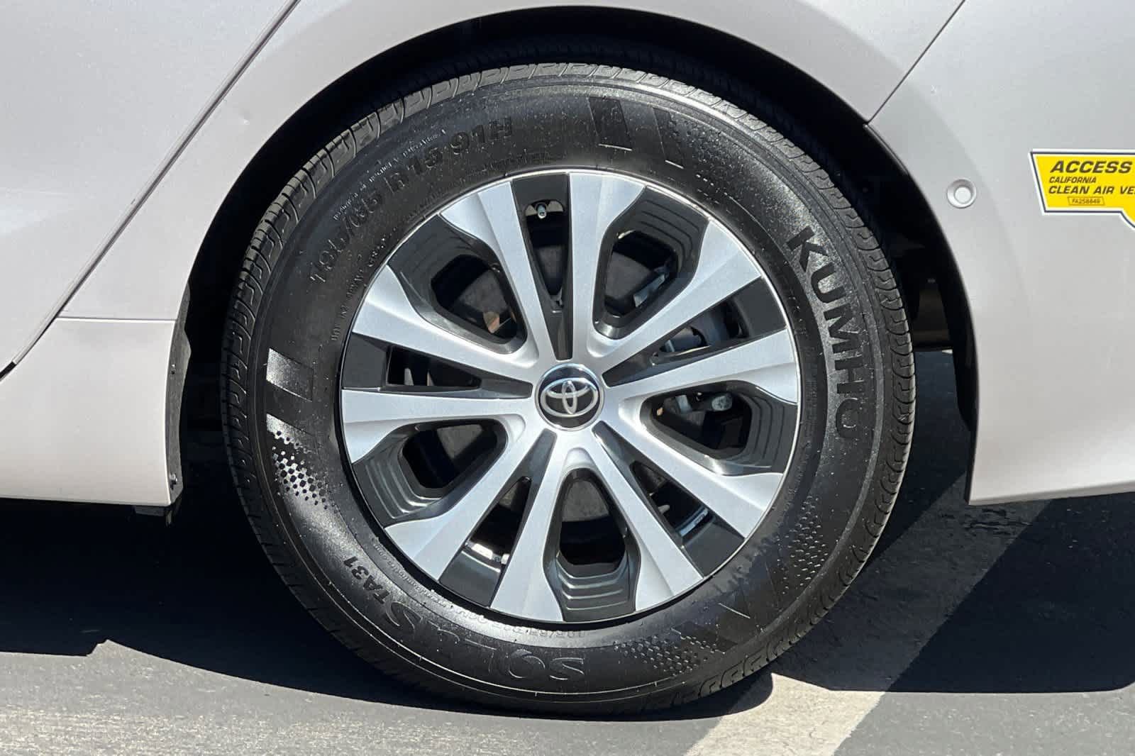 Used 2021 Toyota Prius Prime Limited w/ Carpet Mat Package (TMS) image 28