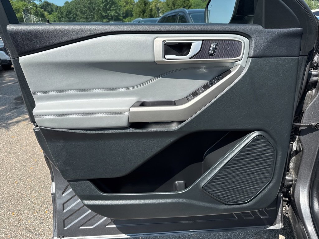 Certified 2023 Ford Explorer XLT w/ Equipment Group 202A image 25